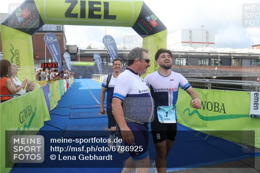 11.08.2024 - GEWOBA Citytriathlon Bremen Lena Gebhardt http://msf.ph/oto/6786925 11.08.2024 11:12:40 Ziel 1 meine-sportfotos.de
