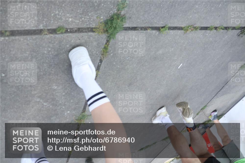11.08.2024 - GEWOBA Citytriathlon Bremen Lena Gebhardt http://msf.ph/oto/6786940 11.08.2024 11:12:44 Ziel 1 meine-sportfotos.de