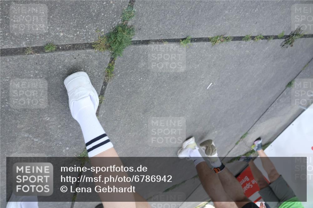 11.08.2024 - GEWOBA Citytriathlon Bremen Lena Gebhardt http://msf.ph/oto/6786942 11.08.2024 11:12:44 Ziel 1 meine-sportfotos.de