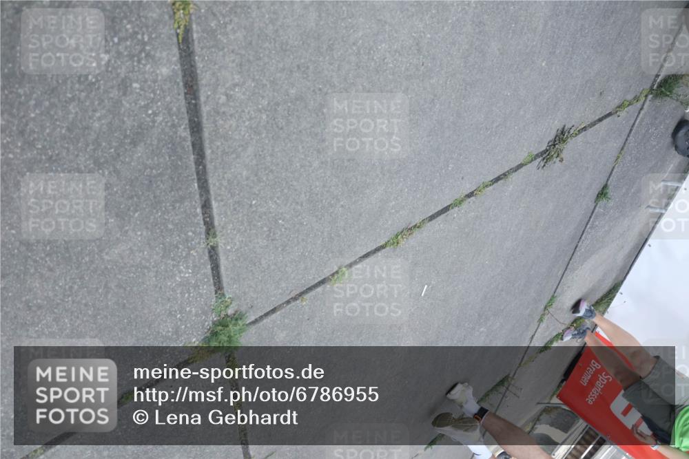 11.08.2024 - GEWOBA Citytriathlon Bremen Lena Gebhardt http://msf.ph/oto/6786955 11.08.2024 11:12:44 Ziel 1 meine-sportfotos.de