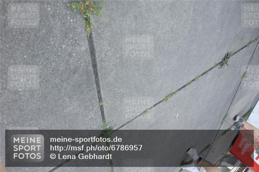 11.08.2024 - GEWOBA Citytriathlon Bremen Lena Gebhardt http://msf.ph/oto/6786957 11.08.2024 11:12:44 Ziel 1 meine-sportfotos.de