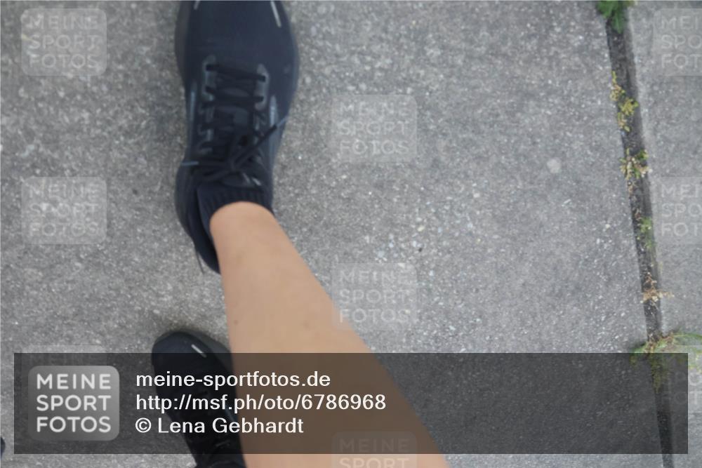 11.08.2024 - GEWOBA Citytriathlon Bremen Lena Gebhardt http://msf.ph/oto/6786968 11.08.2024 11:12:45 Ziel 1 meine-sportfotos.de