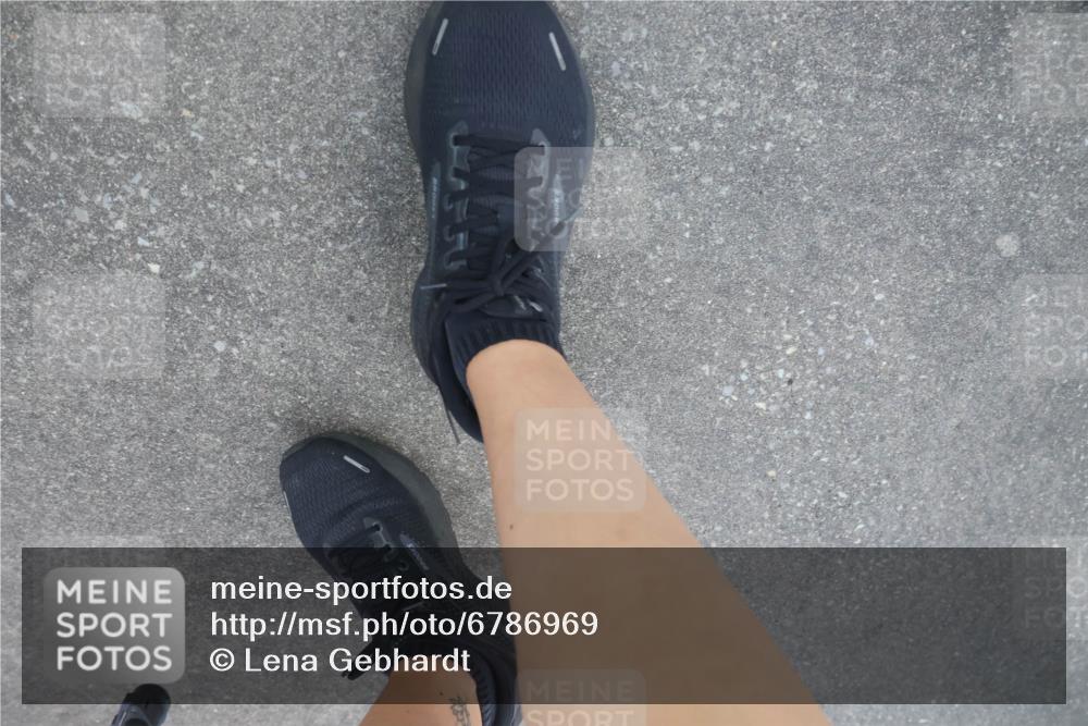 11.08.2024 - GEWOBA Citytriathlon Bremen Lena Gebhardt http://msf.ph/oto/6786969 11.08.2024 11:12:45 Ziel 1 meine-sportfotos.de