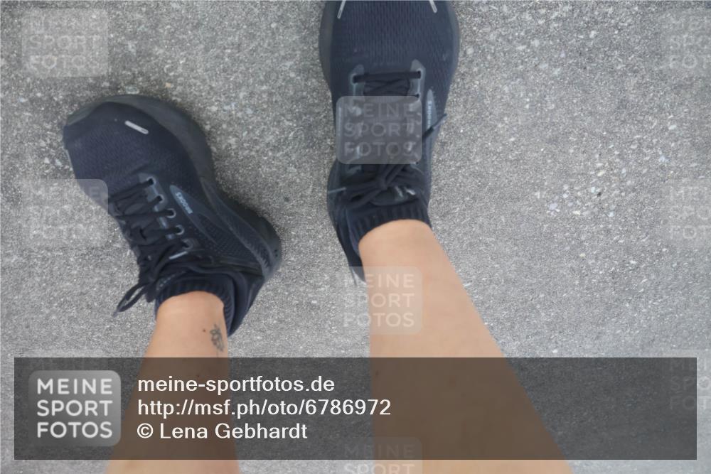 11.08.2024 - GEWOBA Citytriathlon Bremen Lena Gebhardt http://msf.ph/oto/6786972 11.08.2024 11:12:45 Ziel 1 meine-sportfotos.de