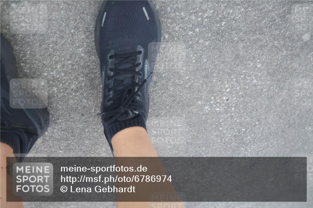 11.08.2024 - GEWOBA Citytriathlon Bremen Lena Gebhardt http://msf.ph/oto/6786974 11.08.2024 11:12:45 Ziel 1 meine-sportfotos.de