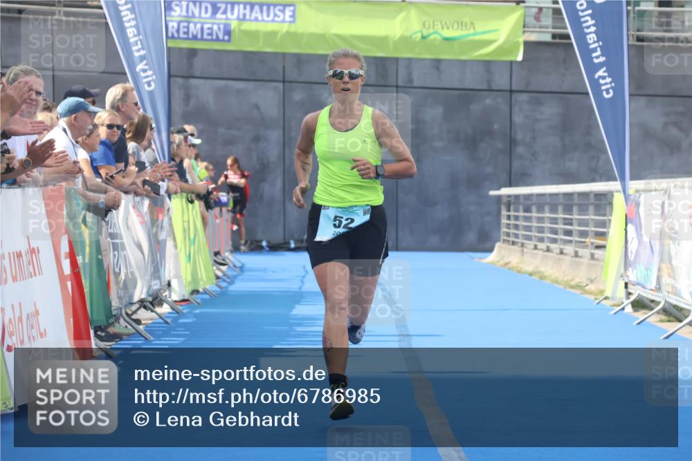 11.08.2024 - GEWOBA Citytriathlon Bremen Lena Gebhardt http://msf.ph/oto/6786985 11.08.2024 11:13:29 Ziel 52 meine-sportfotos.de