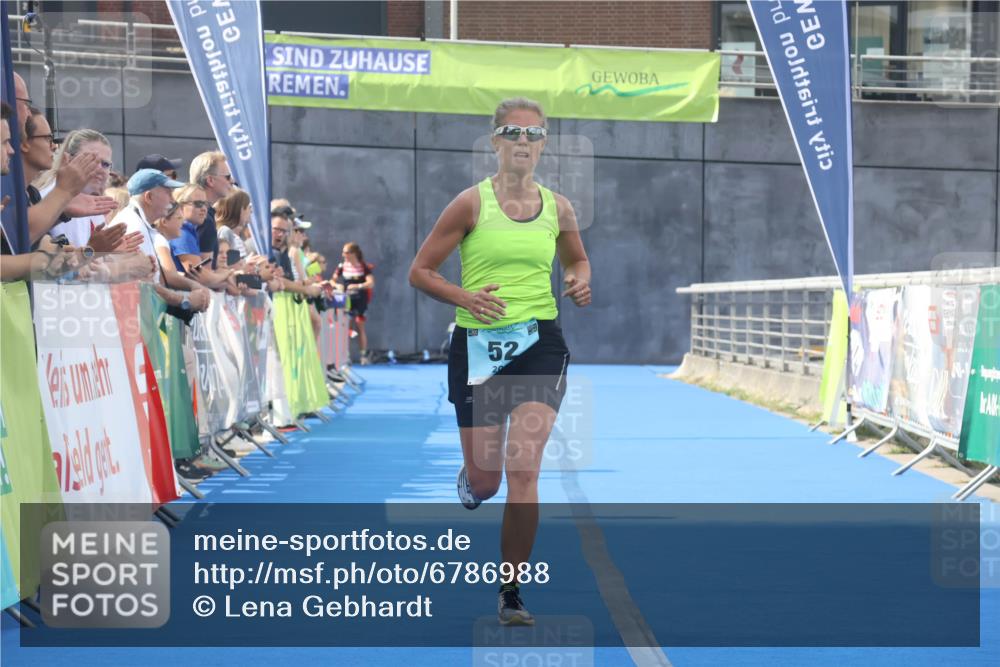 11.08.2024 - GEWOBA Citytriathlon Bremen Lena Gebhardt http://msf.ph/oto/6786988 11.08.2024 11:13:30 Ziel 52 meine-sportfotos.de