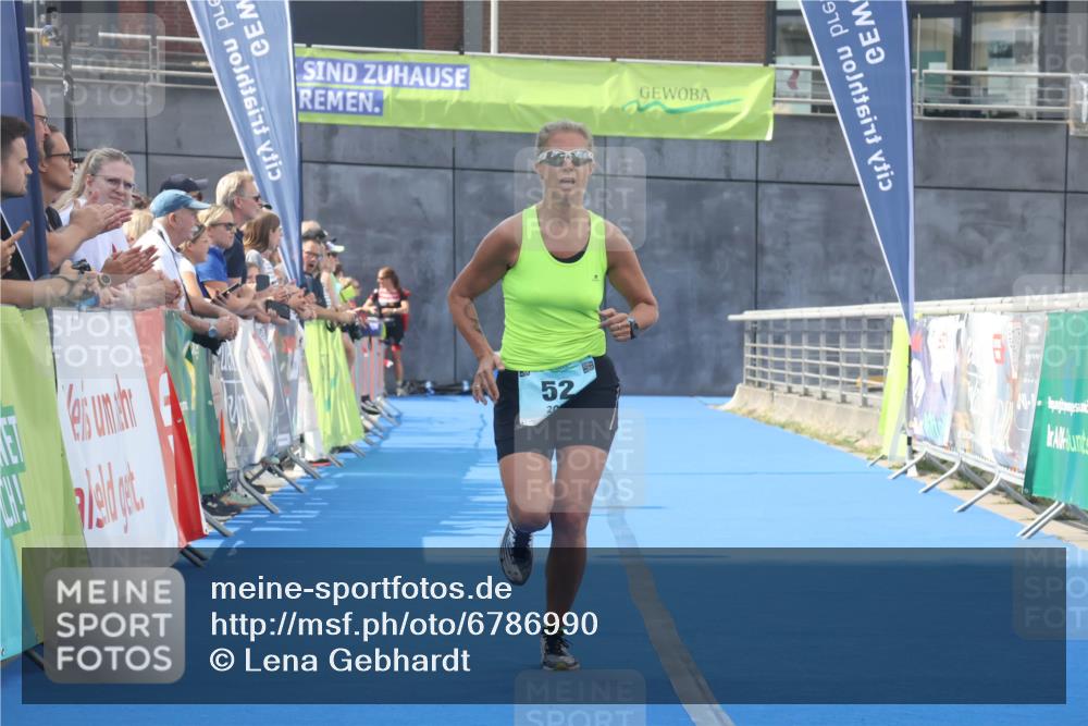 11.08.2024 - GEWOBA Citytriathlon Bremen Lena Gebhardt http://msf.ph/oto/6786990 11.08.2024 11:13:30 Ziel 52 meine-sportfotos.de