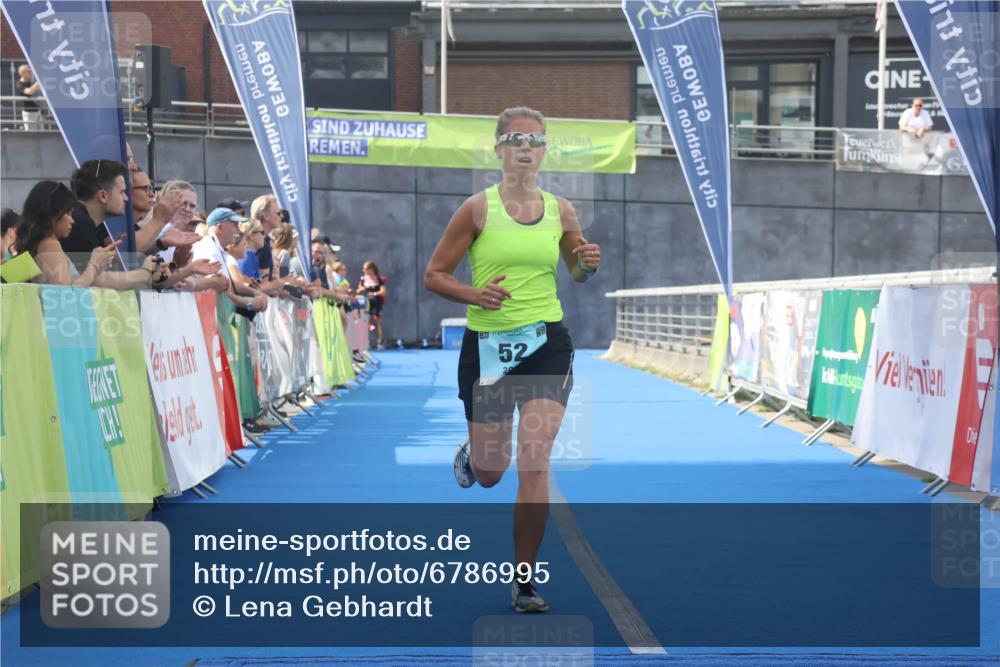 11.08.2024 - GEWOBA Citytriathlon Bremen Lena Gebhardt http://msf.ph/oto/6786995 11.08.2024 11:13:30 Ziel 52 meine-sportfotos.de