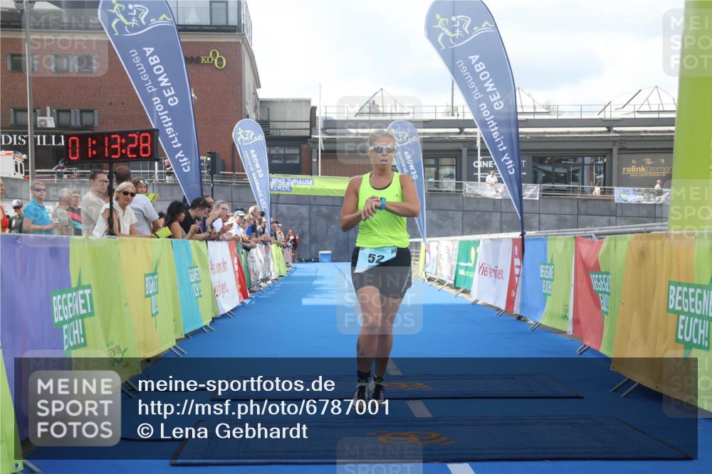 11.08.2024 - GEWOBA Citytriathlon Bremen Lena Gebhardt http://msf.ph/oto/6787001 11.08.2024 11:13:31 Ziel 52 meine-sportfotos.de