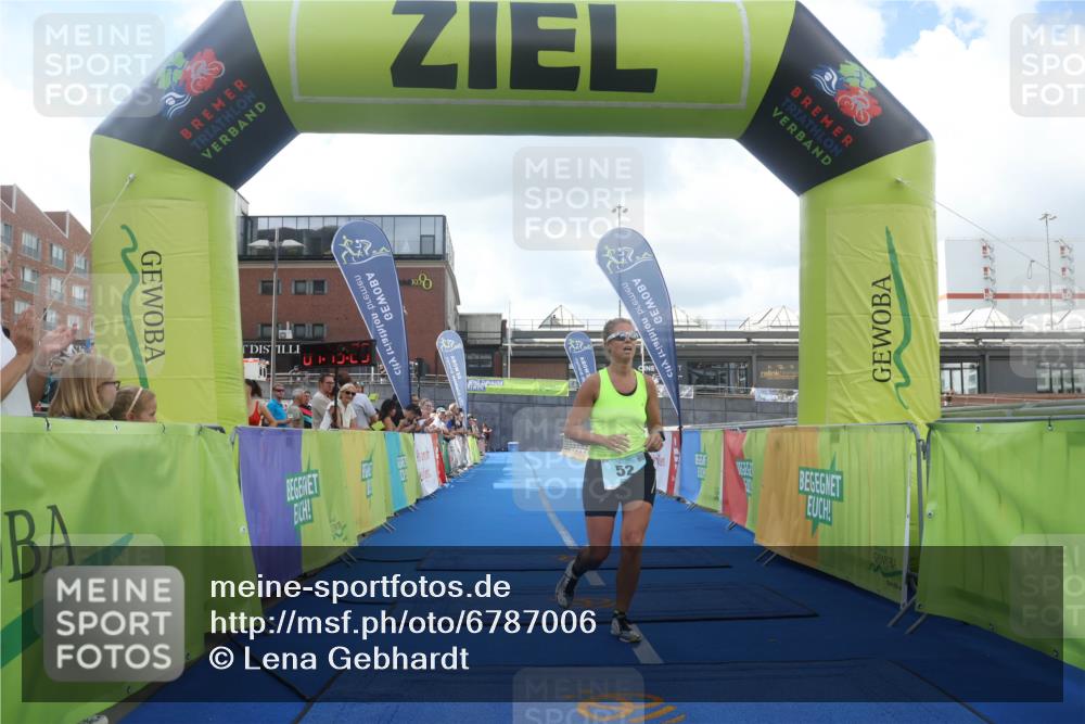 11.08.2024 - GEWOBA Citytriathlon Bremen Lena Gebhardt http://msf.ph/oto/6787006 11.08.2024 11:13:32 Ziel 52 meine-sportfotos.de