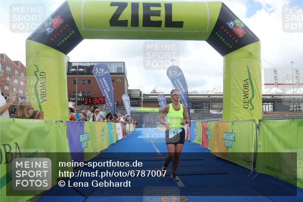 11.08.2024 - GEWOBA Citytriathlon Bremen Lena Gebhardt http://msf.ph/oto/6787007 11.08.2024 11:13:32 Ziel 52 meine-sportfotos.de
