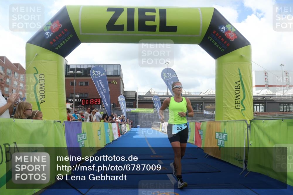 11.08.2024 - GEWOBA Citytriathlon Bremen Lena Gebhardt http://msf.ph/oto/6787009 11.08.2024 11:13:32 Ziel 52 meine-sportfotos.de