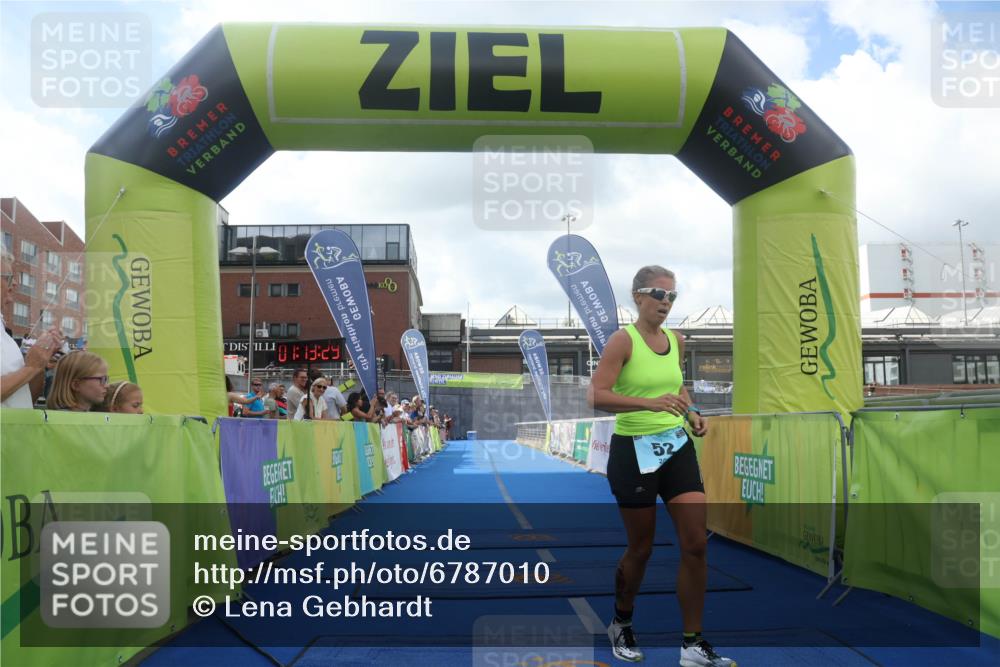 11.08.2024 - GEWOBA Citytriathlon Bremen Lena Gebhardt http://msf.ph/oto/6787010 11.08.2024 11:13:32 Ziel 52 meine-sportfotos.de