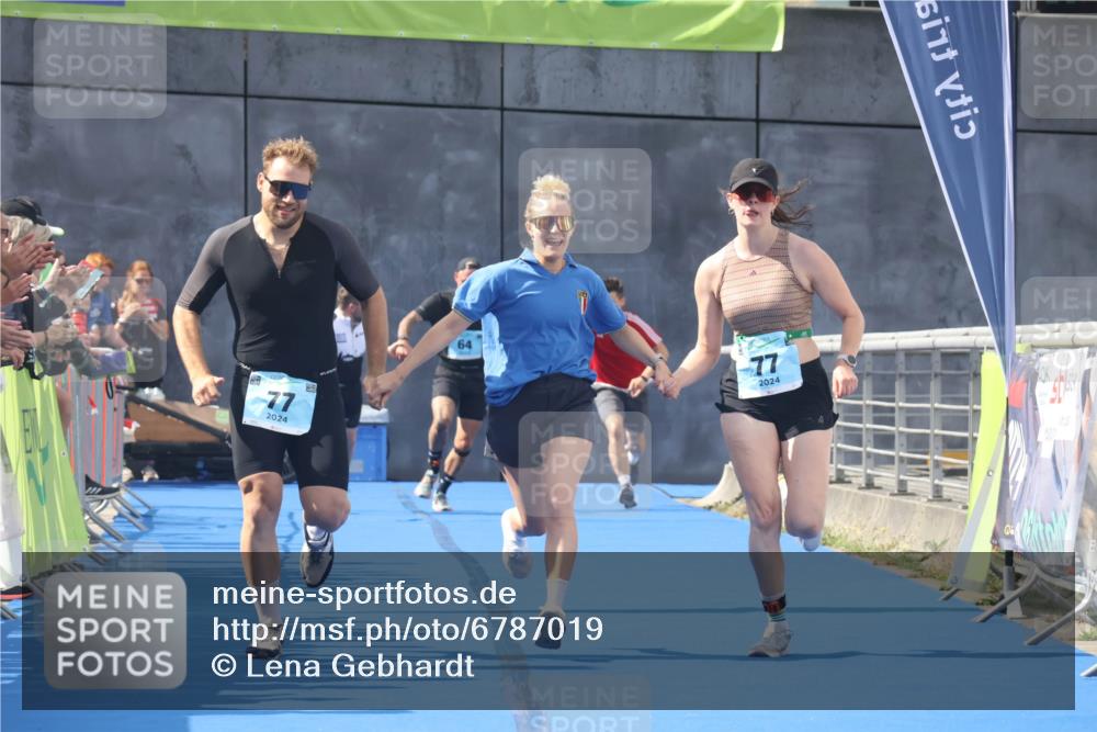 11.08.2024 - GEWOBA Citytriathlon Bremen Lena Gebhardt http://msf.ph/oto/6787019 11.08.2024 11:13:59 Ziel 64, 77 meine-sportfotos.de