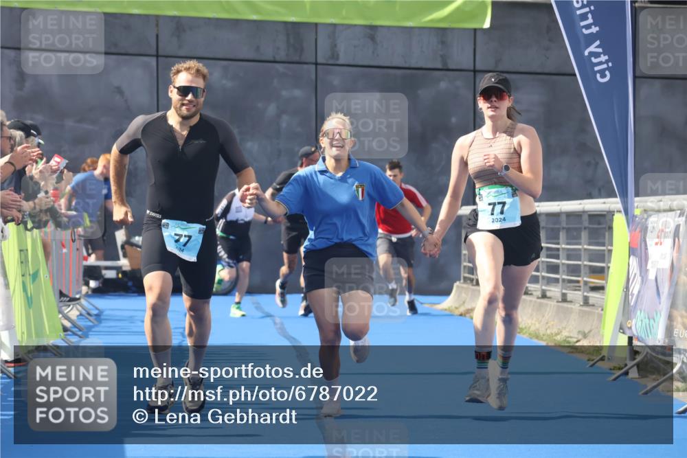 11.08.2024 - GEWOBA Citytriathlon Bremen Lena Gebhardt http://msf.ph/oto/6787022 11.08.2024 11:13:59 Ziel 64, 77 meine-sportfotos.de