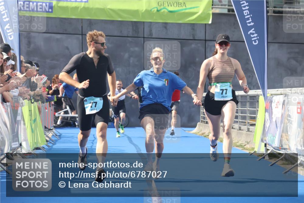 11.08.2024 - GEWOBA Citytriathlon Bremen Lena Gebhardt http://msf.ph/oto/6787027 11.08.2024 11:14:00 Ziel 64, 77 meine-sportfotos.de