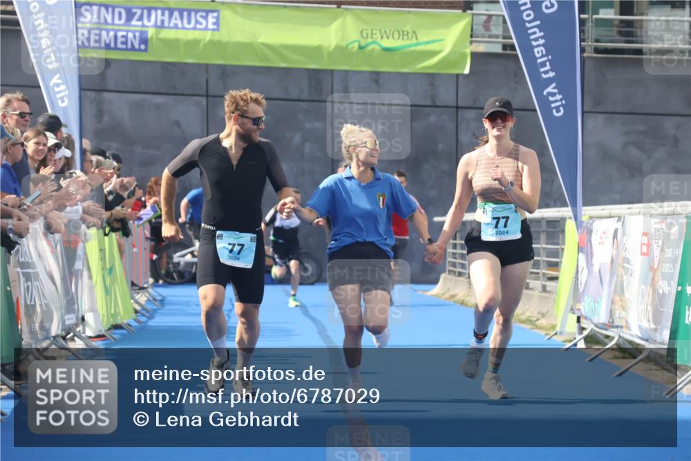 11.08.2024 - GEWOBA Citytriathlon Bremen Lena Gebhardt http://msf.ph/oto/6787029 11.08.2024 11:14:00 Ziel 64, 77 meine-sportfotos.de