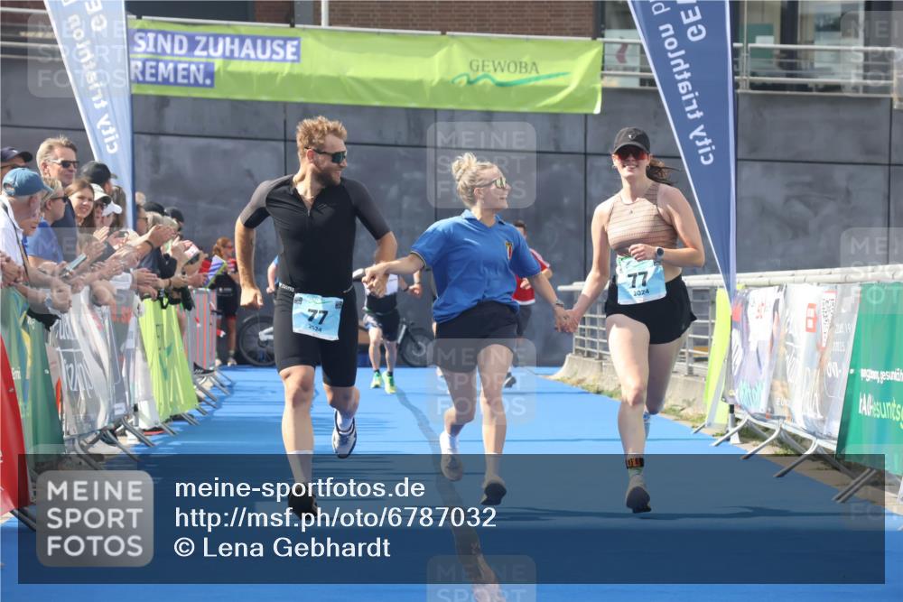 11.08.2024 - GEWOBA Citytriathlon Bremen Lena Gebhardt http://msf.ph/oto/6787032 11.08.2024 11:14:00 Ziel 64, 77 meine-sportfotos.de