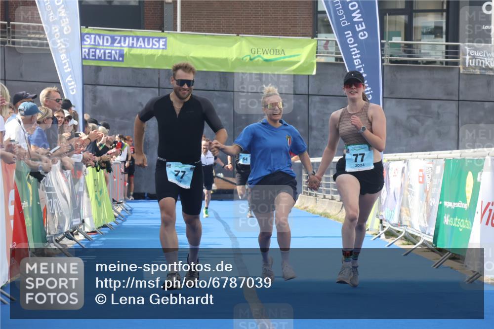 11.08.2024 - GEWOBA Citytriathlon Bremen Lena Gebhardt http://msf.ph/oto/6787039 11.08.2024 11:14:01 Ziel 64, 77 meine-sportfotos.de