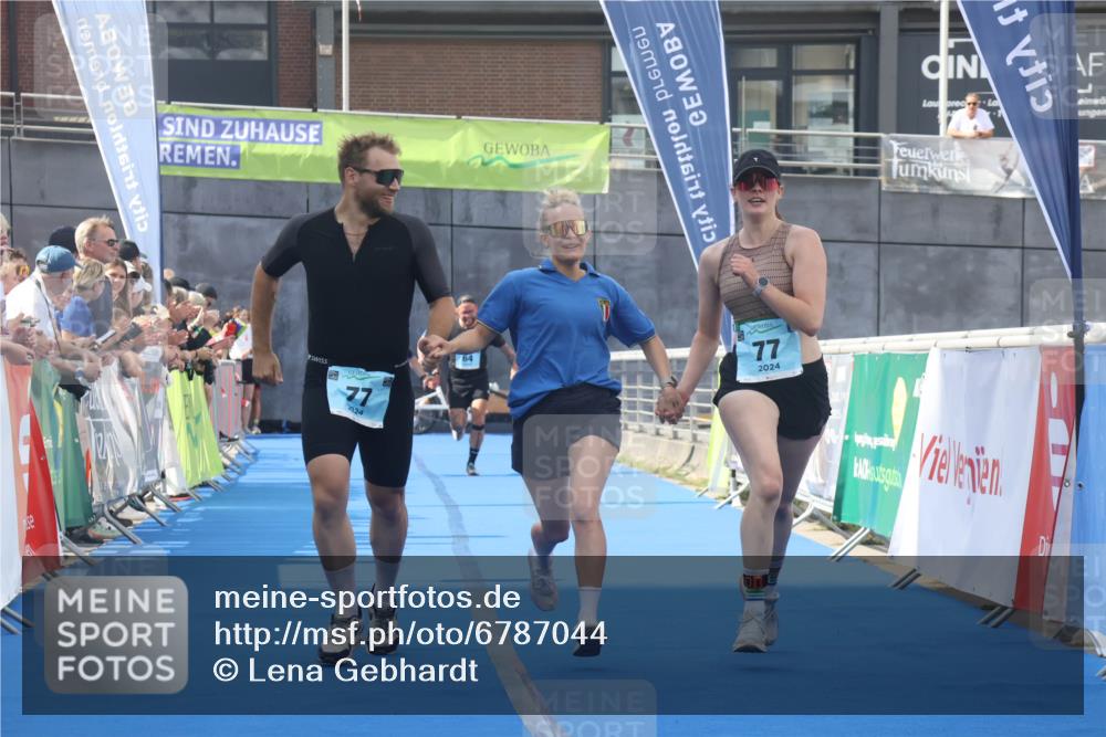 11.08.2024 - GEWOBA Citytriathlon Bremen Lena Gebhardt http://msf.ph/oto/6787044 11.08.2024 11:14:01 Ziel 64, 77 meine-sportfotos.de