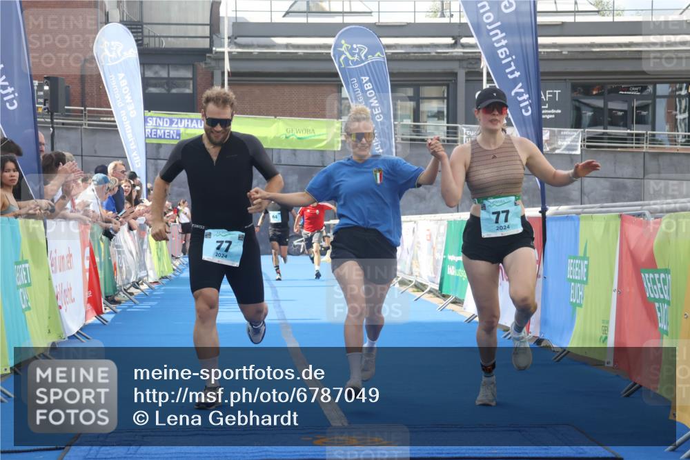 11.08.2024 - GEWOBA Citytriathlon Bremen Lena Gebhardt http://msf.ph/oto/6787049 11.08.2024 11:14:02 Ziel 64, 77 meine-sportfotos.de