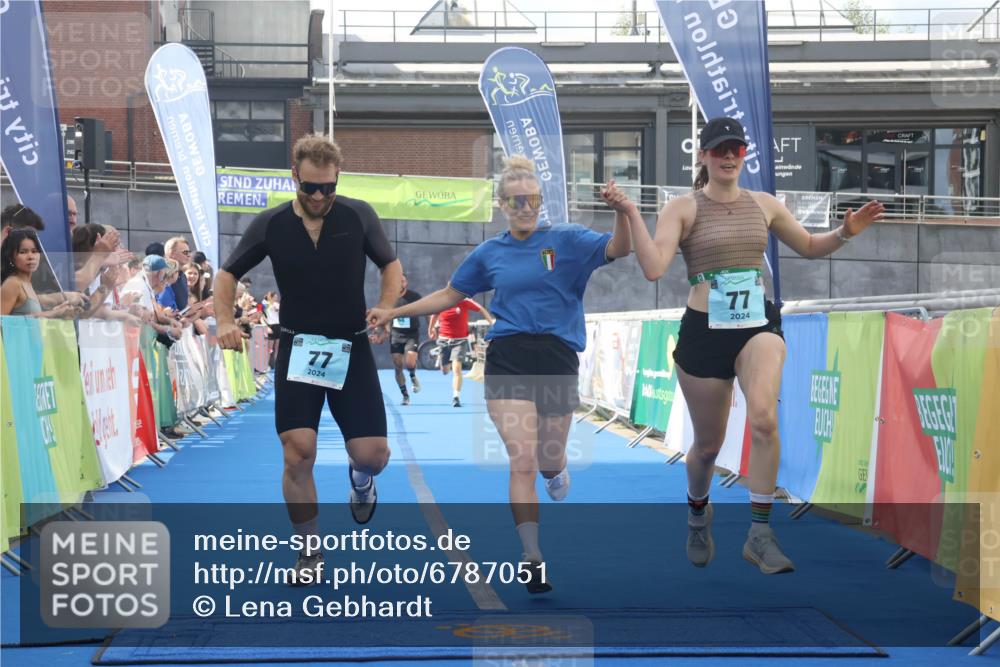11.08.2024 - GEWOBA Citytriathlon Bremen Lena Gebhardt http://msf.ph/oto/6787051 11.08.2024 11:14:02 Ziel 64, 77 meine-sportfotos.de