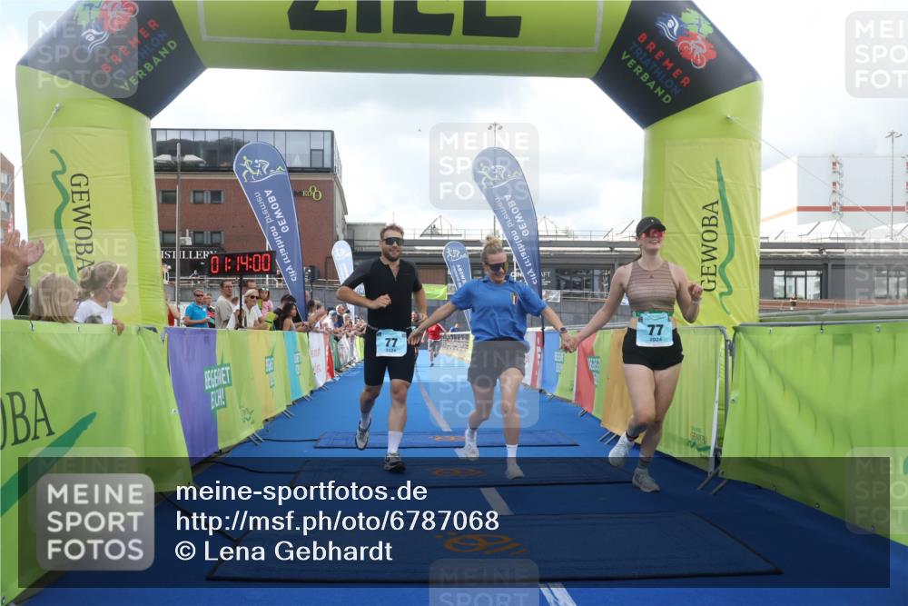 11.08.2024 - GEWOBA Citytriathlon Bremen Lena Gebhardt http://msf.ph/oto/6787068 11.08.2024 11:14:03 Ziel 64, 77 meine-sportfotos.de