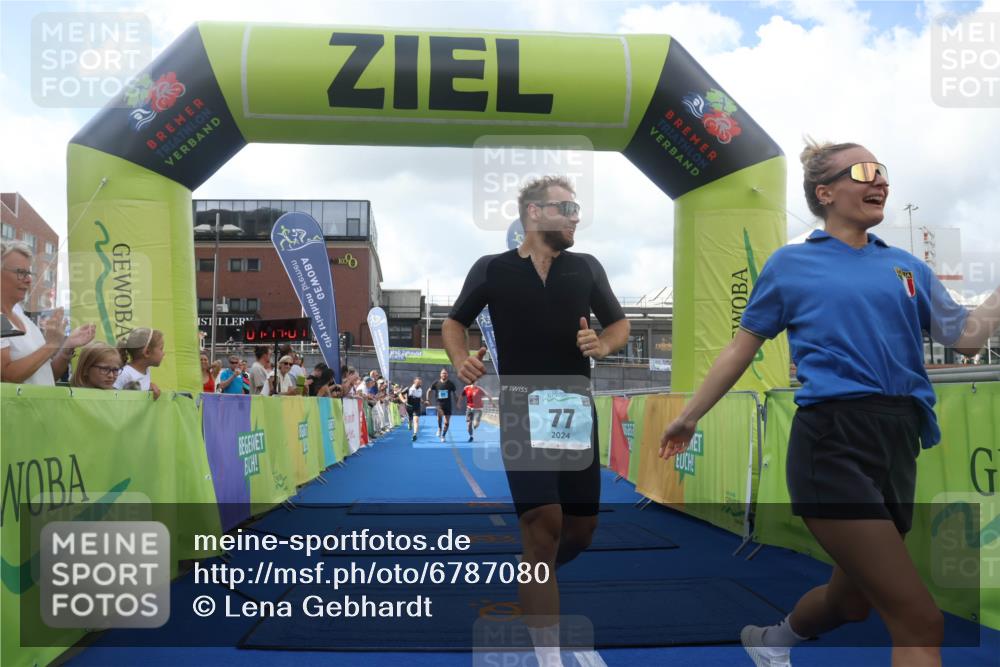 11.08.2024 - GEWOBA Citytriathlon Bremen Lena Gebhardt http://msf.ph/oto/6787080 11.08.2024 11:14:04 Ziel 64, 77 meine-sportfotos.de