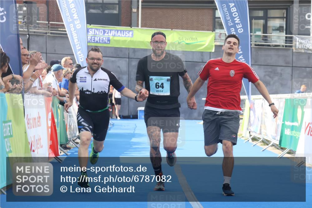 11.08.2024 - GEWOBA Citytriathlon Bremen Lena Gebhardt http://msf.ph/oto/6787082 11.08.2024 11:14:06 Ziel 64, 77 meine-sportfotos.de