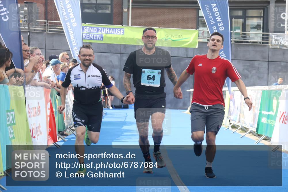 11.08.2024 - GEWOBA Citytriathlon Bremen Lena Gebhardt http://msf.ph/oto/6787084 11.08.2024 11:14:06 Ziel 64, 77 meine-sportfotos.de
