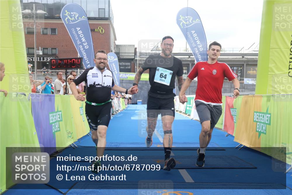 11.08.2024 - GEWOBA Citytriathlon Bremen Lena Gebhardt http://msf.ph/oto/6787099 11.08.2024 11:14:07 Ziel 64, 77 meine-sportfotos.de