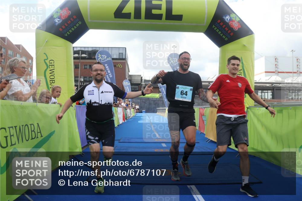 11.08.2024 - GEWOBA Citytriathlon Bremen Lena Gebhardt http://msf.ph/oto/6787107 11.08.2024 11:14:08 Ziel 64, 77 meine-sportfotos.de