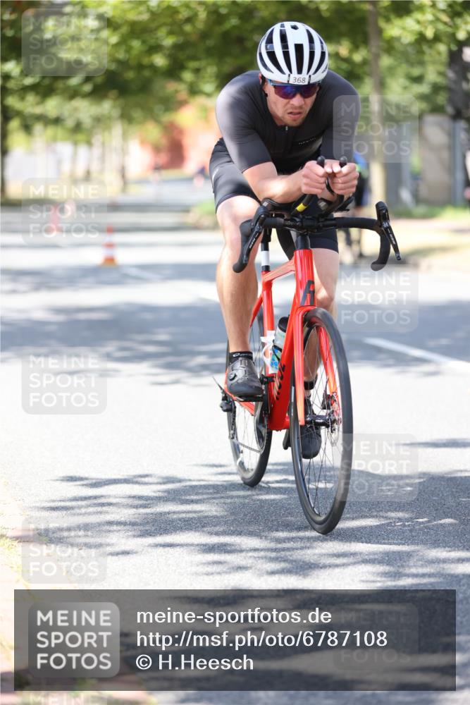 11.08.2024 - GEWOBA Citytriathlon Bremen H.Heesch http://msf.ph/oto/6787108 11.08.2024 13:12:35 Radfahren 310, 331, 346, 363, 368, 425, 434 meine-sportfotos.de