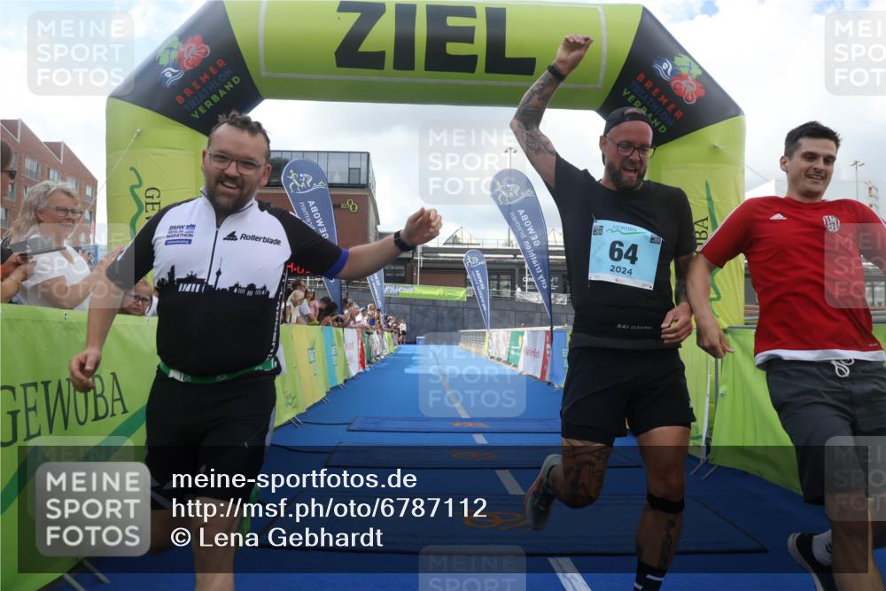 11.08.2024 - GEWOBA Citytriathlon Bremen Lena Gebhardt http://msf.ph/oto/6787112 11.08.2024 11:14:08 Ziel 64, 77 meine-sportfotos.de