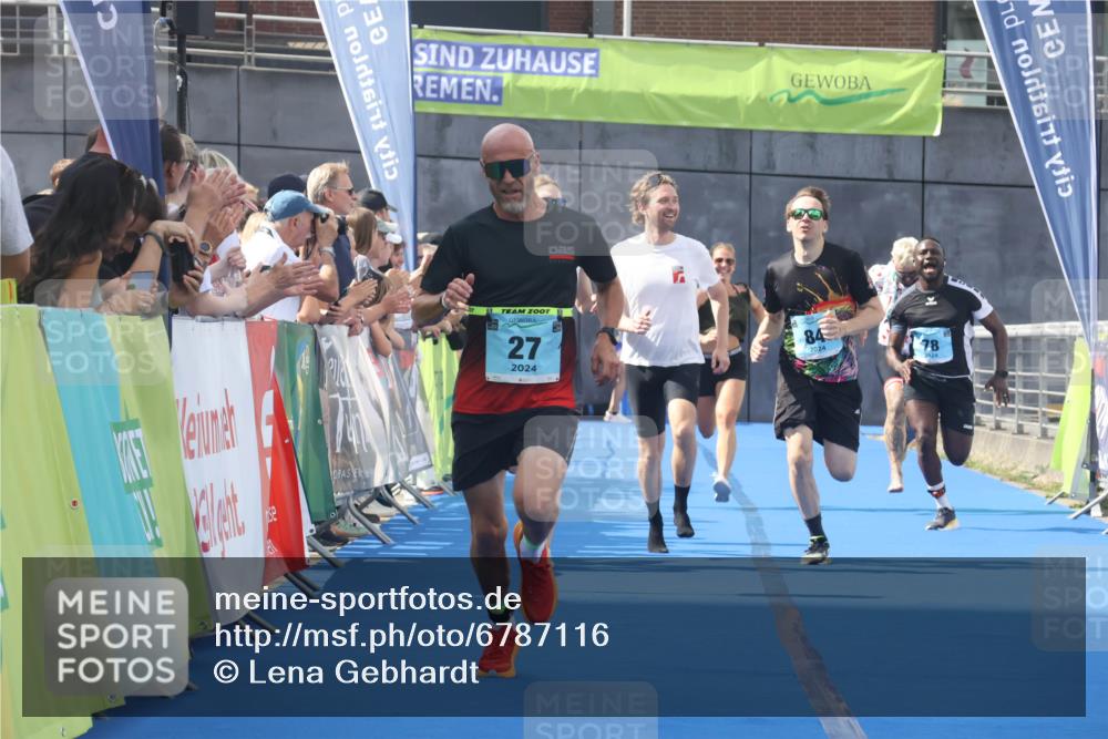 11.08.2024 - GEWOBA Citytriathlon Bremen Lena Gebhardt http://msf.ph/oto/6787116 11.08.2024 11:14:19 Ziel 27, 78, 84 meine-sportfotos.de