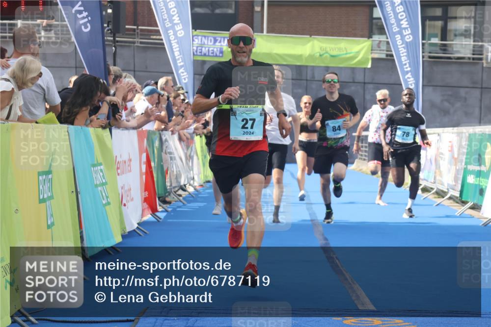 11.08.2024 - GEWOBA Citytriathlon Bremen Lena Gebhardt http://msf.ph/oto/6787119 11.08.2024 11:14:20 Ziel 27, 78, 84 meine-sportfotos.de