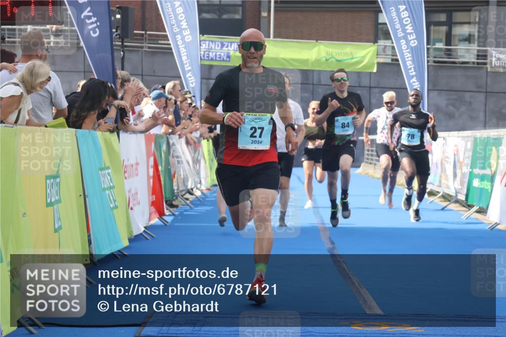 11.08.2024 - GEWOBA Citytriathlon Bremen Lena Gebhardt http://msf.ph/oto/6787121 11.08.2024 11:14:20 Ziel 27, 78, 84 meine-sportfotos.de