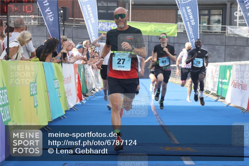 11.08.2024 - GEWOBA Citytriathlon Bremen Lena Gebhardt http://msf.ph/oto/6787124 11.08.2024 11:14:21 Ziel 27, 78, 84 meine-sportfotos.de