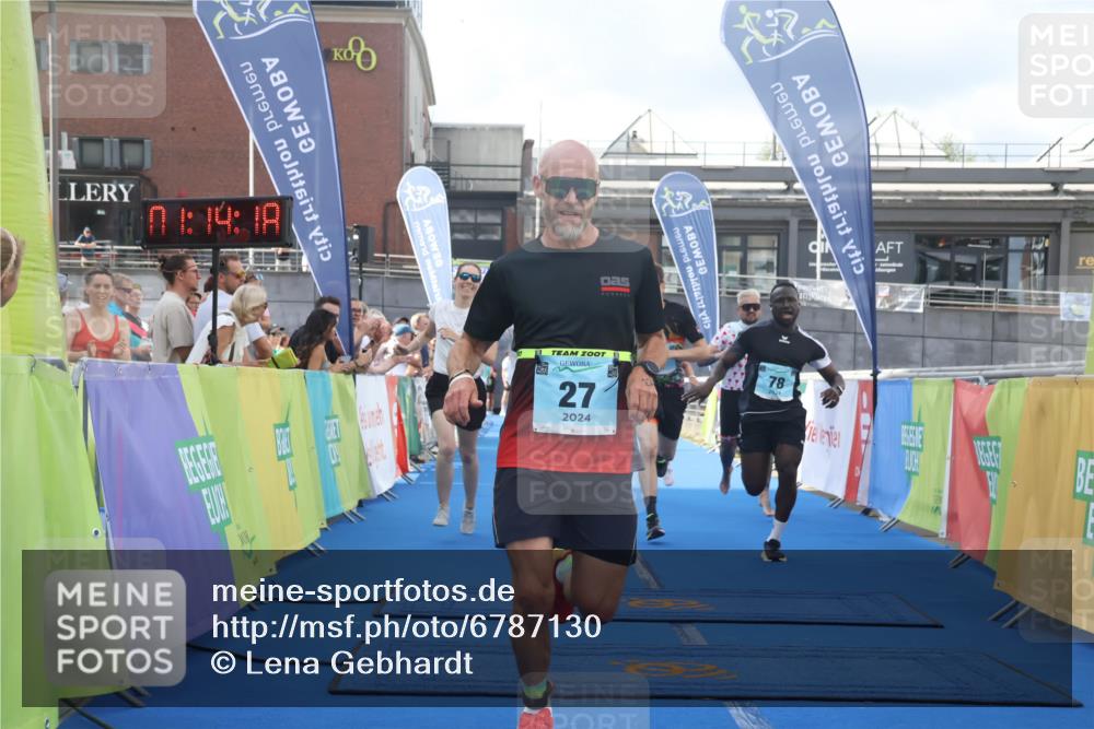 11.08.2024 - GEWOBA Citytriathlon Bremen Lena Gebhardt http://msf.ph/oto/6787130 11.08.2024 11:14:21 Ziel 27, 78, 84 meine-sportfotos.de