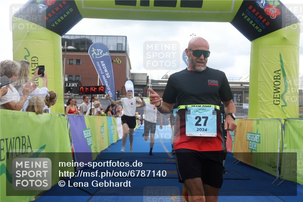 11.08.2024 - GEWOBA Citytriathlon Bremen Lena Gebhardt http://msf.ph/oto/6787140 11.08.2024 11:14:22 Ziel 27, 78, 84 meine-sportfotos.de