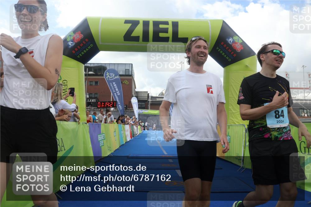 11.08.2024 - GEWOBA Citytriathlon Bremen Lena Gebhardt http://msf.ph/oto/6787162 11.08.2024 11:14:25 Ziel 27, 78, 84, 101 meine-sportfotos.de