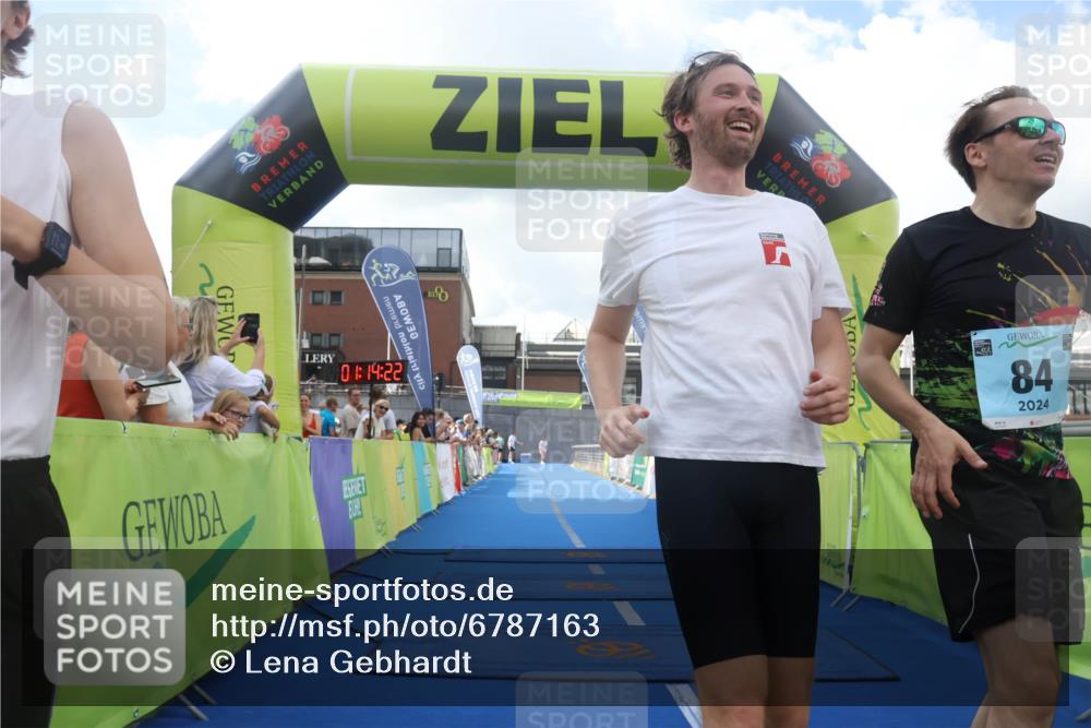 11.08.2024 - GEWOBA Citytriathlon Bremen Lena Gebhardt http://msf.ph/oto/6787163 11.08.2024 11:14:25 Ziel 27, 78, 84, 101 meine-sportfotos.de