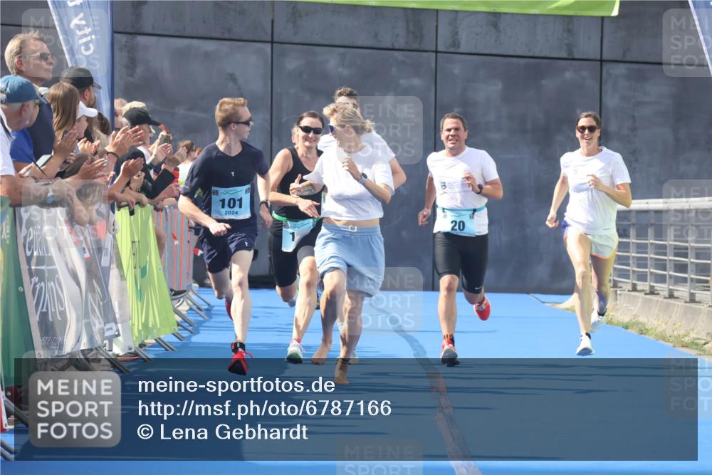 11.08.2024 - GEWOBA Citytriathlon Bremen Lena Gebhardt http://msf.ph/oto/6787166 11.08.2024 11:14:32 Ziel 20, 33, 101 meine-sportfotos.de