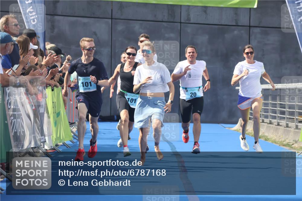 11.08.2024 - GEWOBA Citytriathlon Bremen Lena Gebhardt http://msf.ph/oto/6787168 11.08.2024 11:14:32 Ziel 20, 33, 101 meine-sportfotos.de