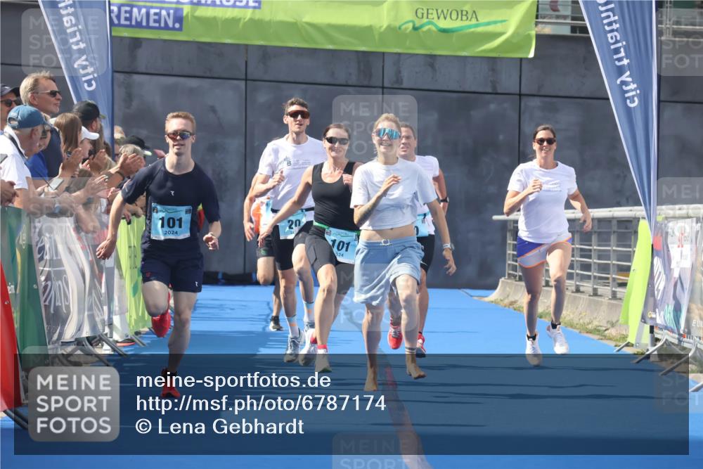 11.08.2024 - GEWOBA Citytriathlon Bremen Lena Gebhardt http://msf.ph/oto/6787174 11.08.2024 11:14:32 Ziel 20, 33, 101 meine-sportfotos.de