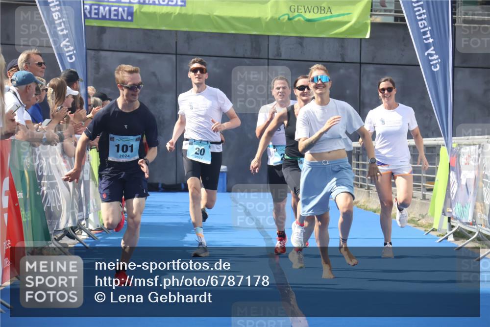 11.08.2024 - GEWOBA Citytriathlon Bremen Lena Gebhardt http://msf.ph/oto/6787178 11.08.2024 11:14:33 Ziel 20, 33, 101 meine-sportfotos.de