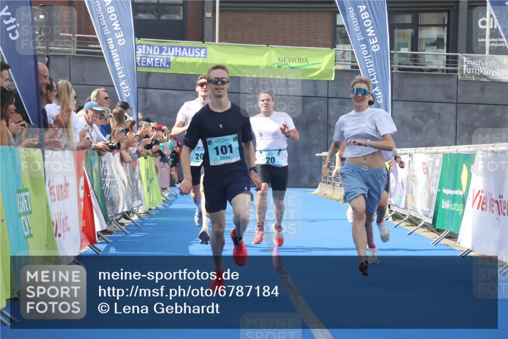 11.08.2024 - GEWOBA Citytriathlon Bremen Lena Gebhardt http://msf.ph/oto/6787184 11.08.2024 11:14:34 Ziel 20, 33, 101 meine-sportfotos.de