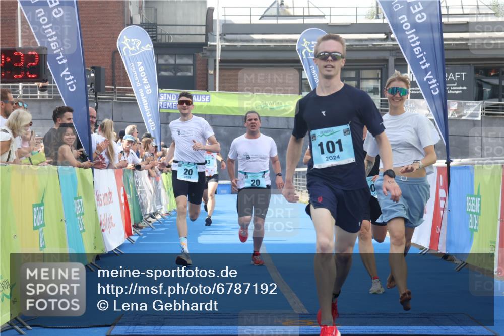 11.08.2024 - GEWOBA Citytriathlon Bremen Lena Gebhardt http://msf.ph/oto/6787192 11.08.2024 11:14:35 Ziel 20, 33, 101 meine-sportfotos.de