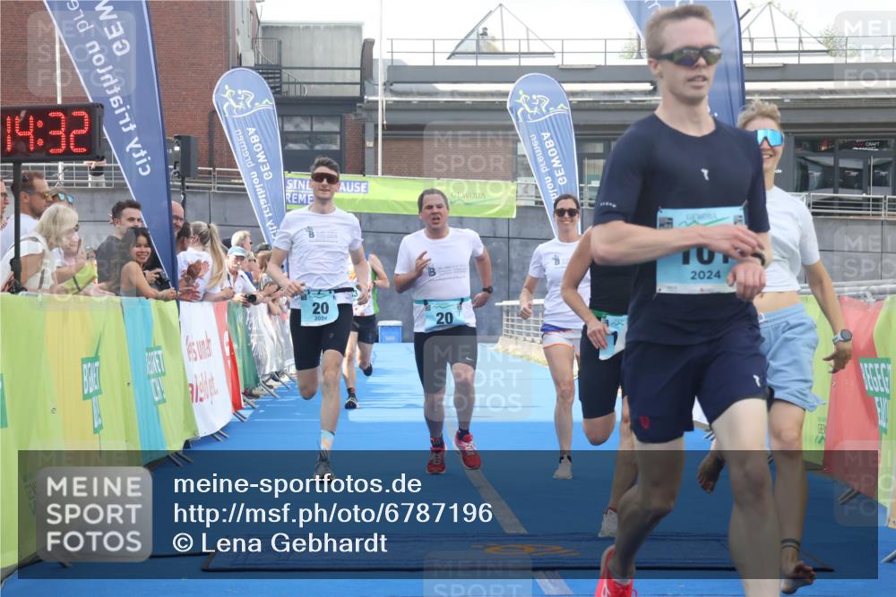 11.08.2024 - GEWOBA Citytriathlon Bremen Lena Gebhardt http://msf.ph/oto/6787196 11.08.2024 11:14:35 Ziel 20, 33, 101 meine-sportfotos.de